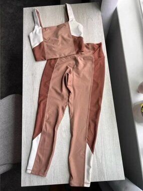 YPB sculptLUX Squareneck Slim Tank + Leggings XS